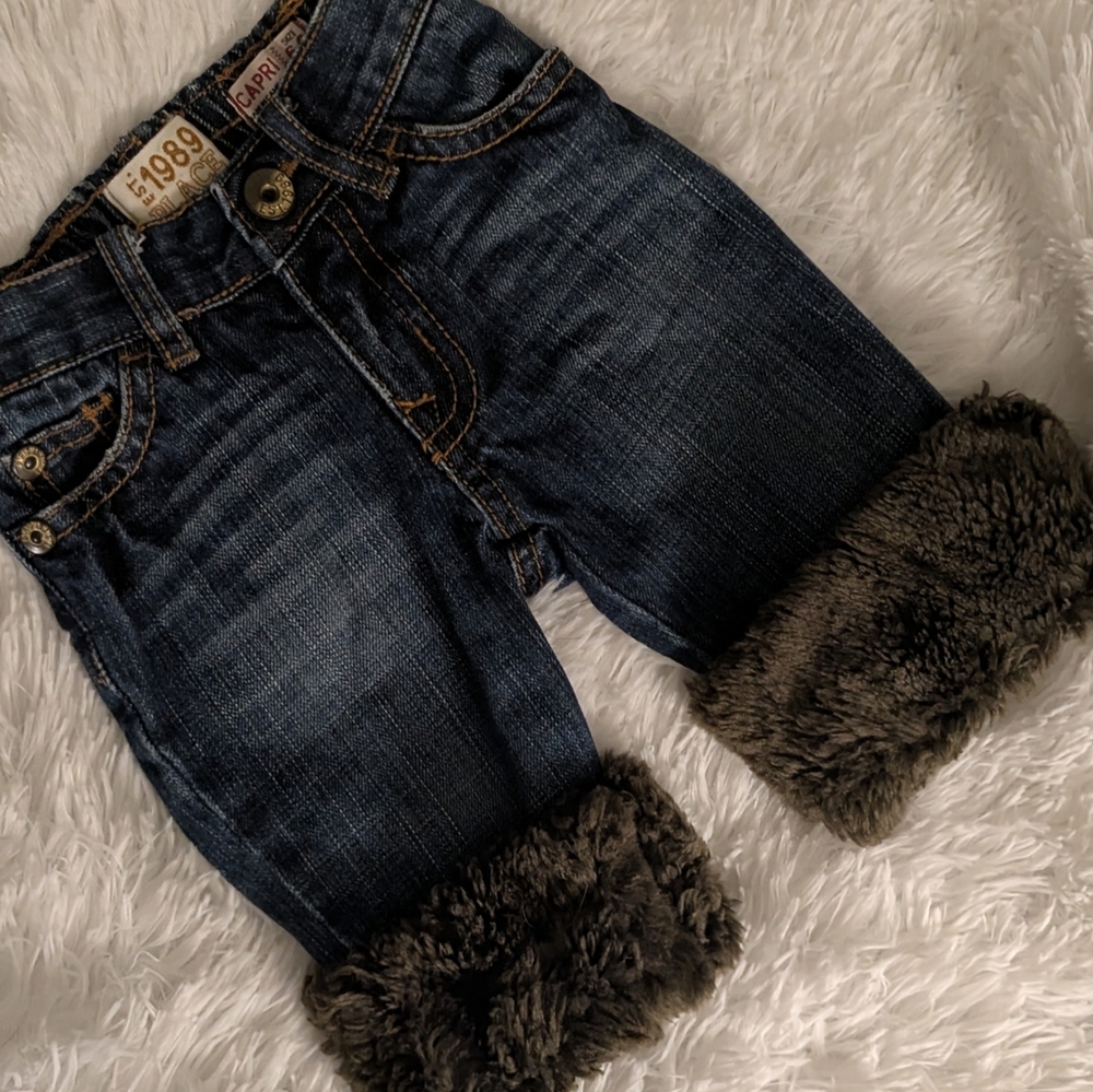 🩷 Vintage Children's Place Capri Jeans With Faux Fur Around The Bottom! 🩷